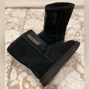 Classic UGG Logo Boots